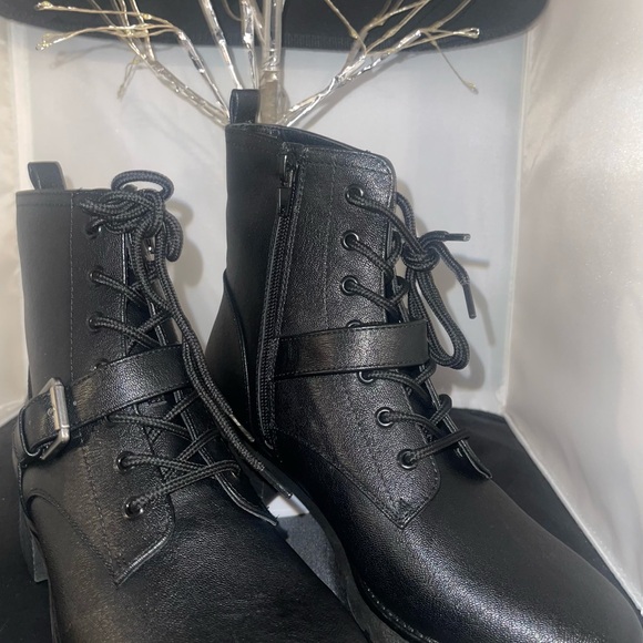 SOUL Naturalizer Moto Boot. EUC - Picture 4 of 6